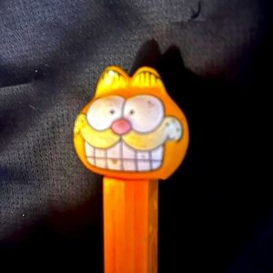Vintage 4.9 Thin Foot Garfield Pez